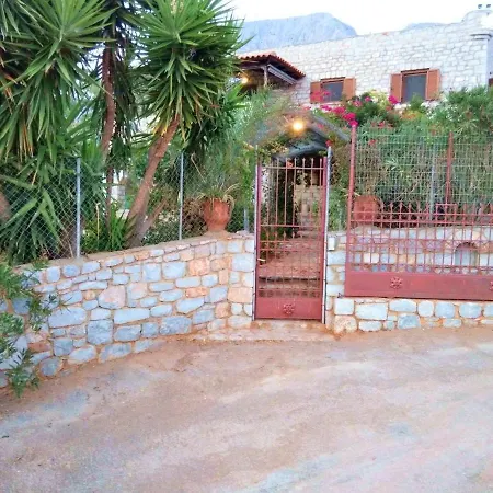 Studio Epar.od. Chosiariou-gerolimena Agios Nikolaos (Mani Peninsula)